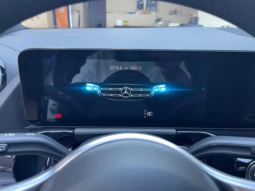 Mercedes-Benz GLA — миниатюра 12