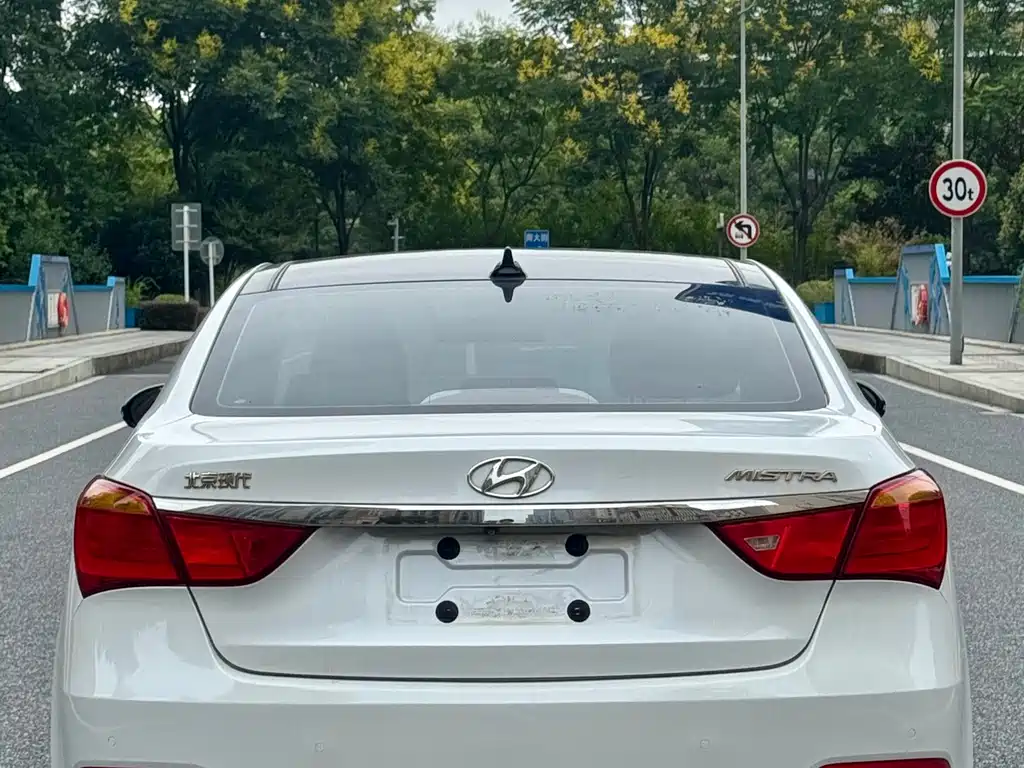Hyundai Mistra — миниатюра 9