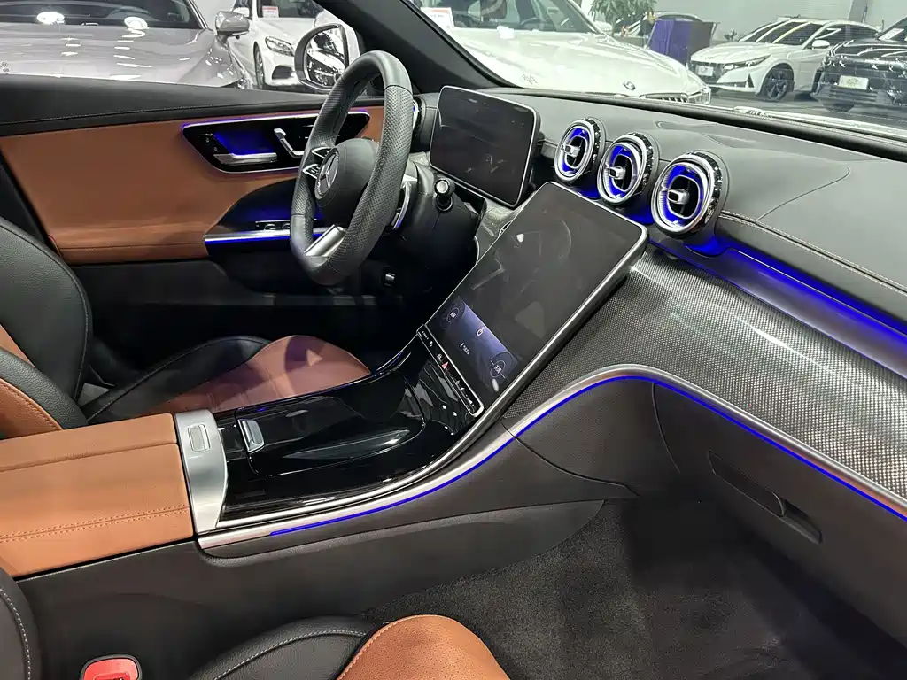 Mercedes-Benz C-Class — миниатюра 11