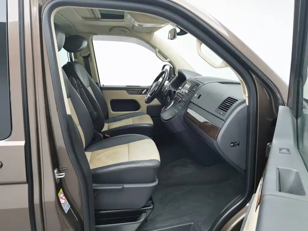 Volkswagen Multivan — миниатюра 23