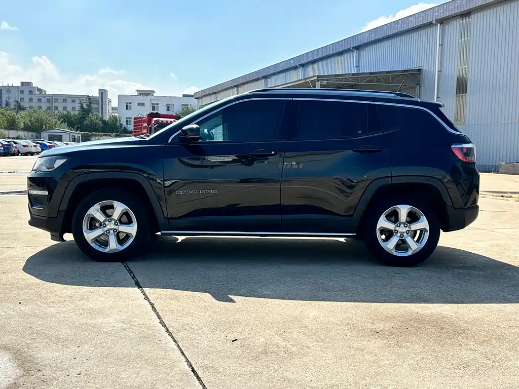 Jeep Compass — миниатюра 12