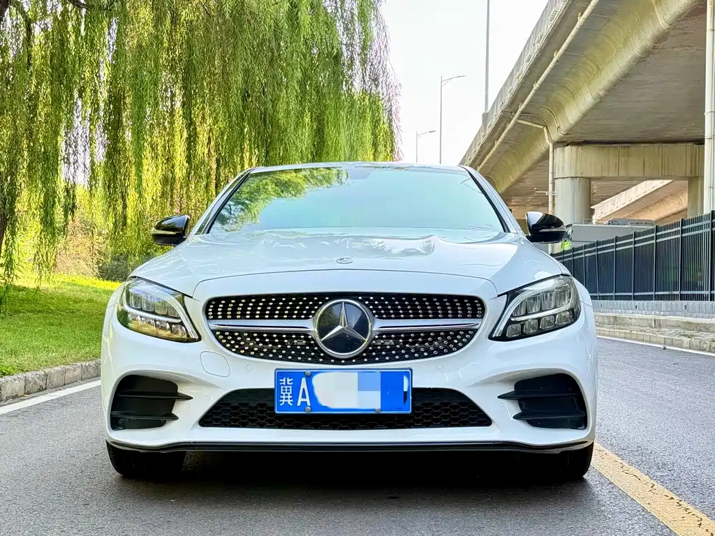 Mercedes-Benz C-Class — миниатюра 2