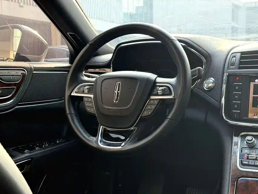 Lincoln Continental 2019 2.0T Premium V