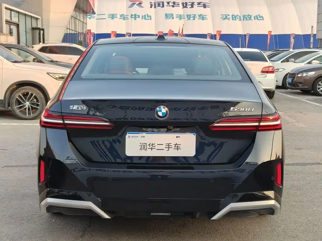 BMW 5 Series — миниатюра 4