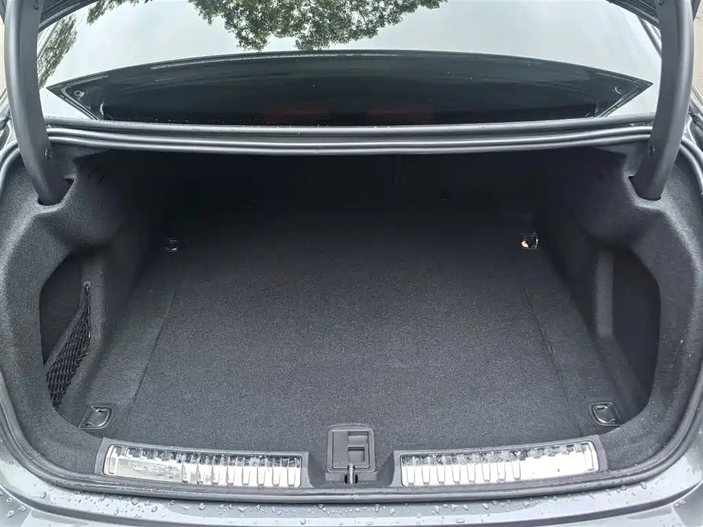 Audi A5L — миниатюра 9