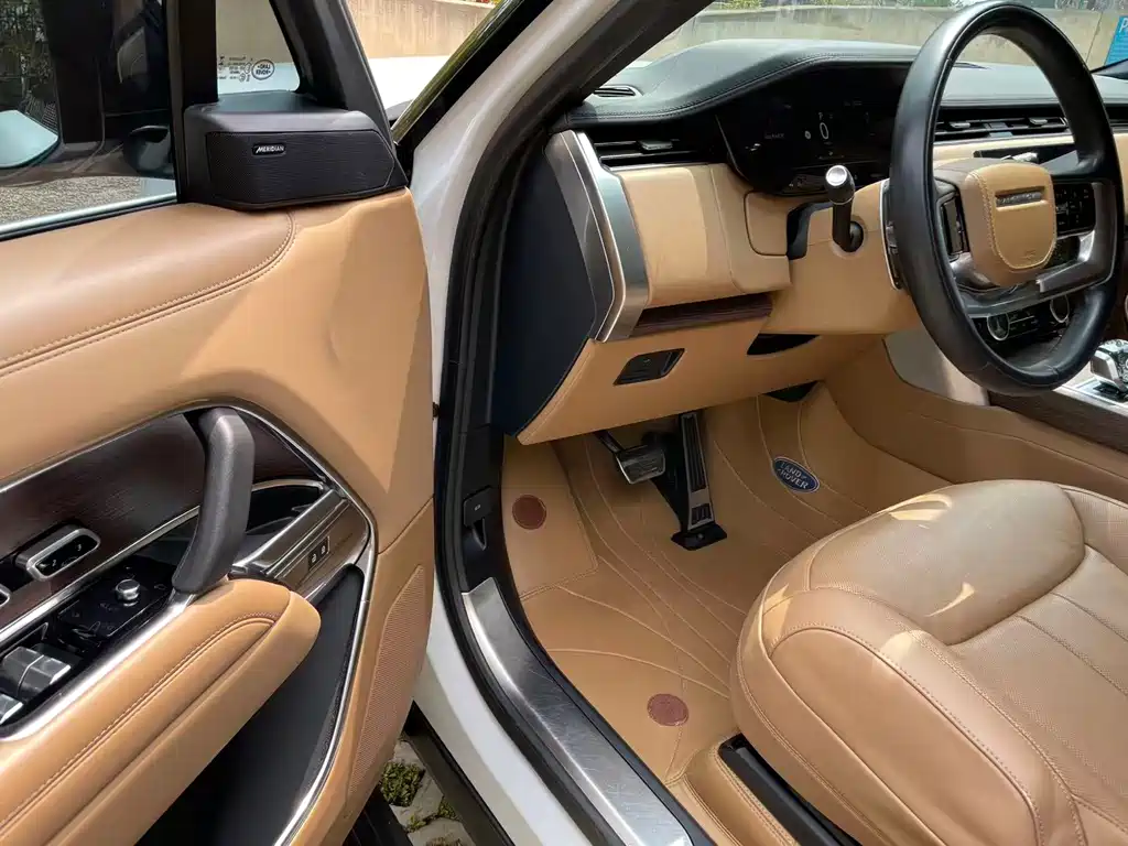 Land Rover Range Rover — миниатюра 6