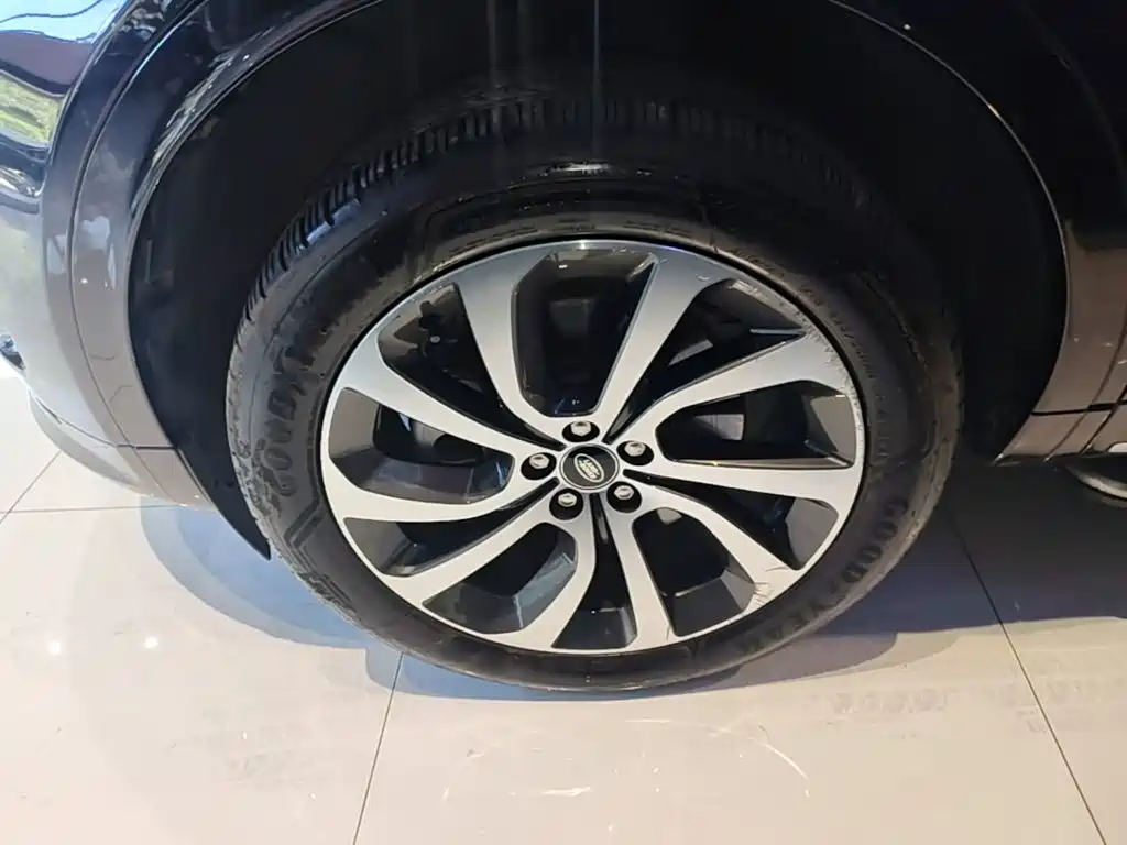 Land Rover Discovery Sport — миниатюра 23