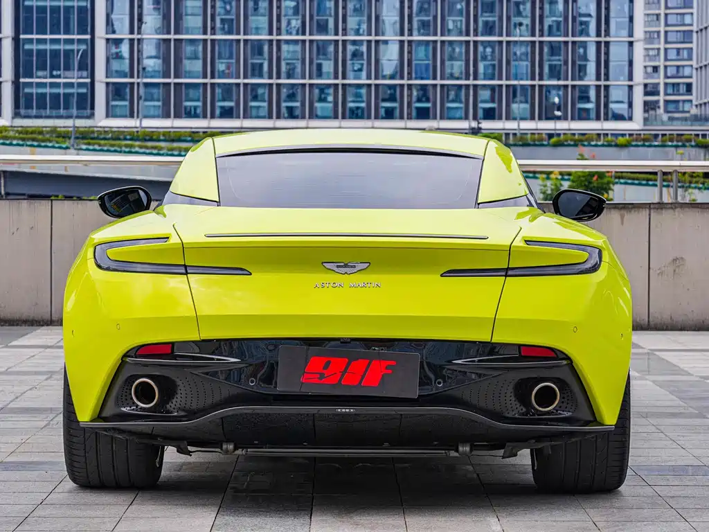 Aston Martin DB11 — миниатюра 4