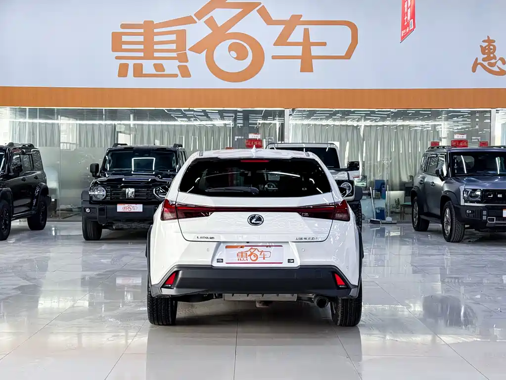 LEXUS UX