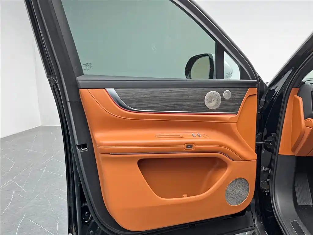 AITO ASK THE WORLD M9