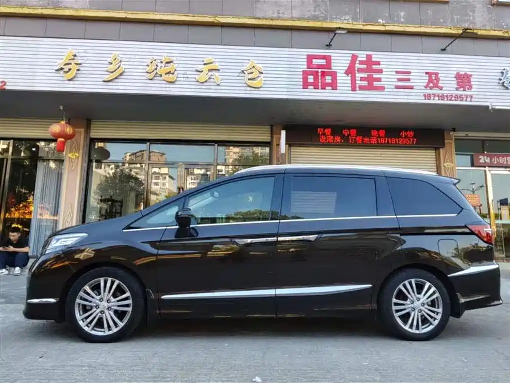 Honda Elysion — миниатюра 3