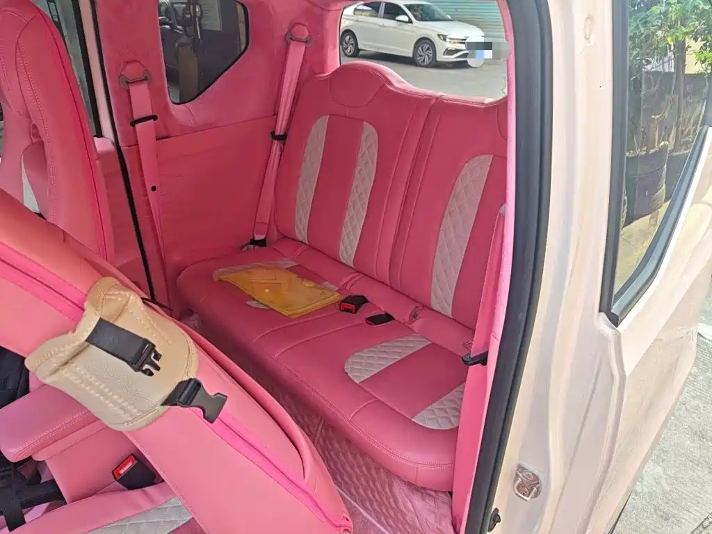 Wuling MINIEV — миниатюра 18