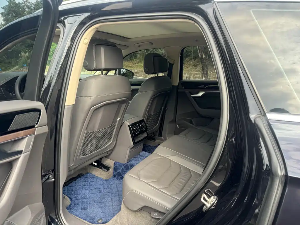Volkswagen Touareg — миниатюра 8