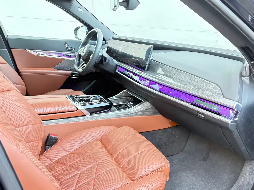 BMW i7 — миниатюра 12
