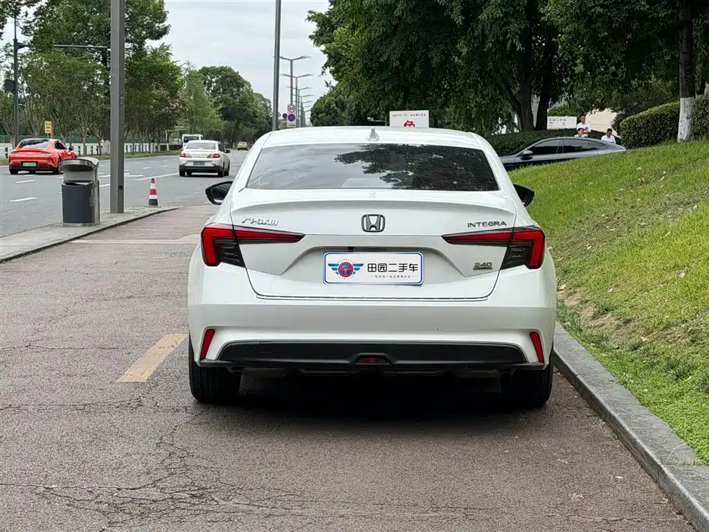 Honda Integra 2023 240TURBO CVT