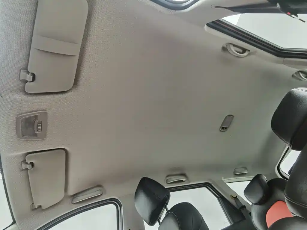 Wuling Hongguang S3 — миниатюра 14