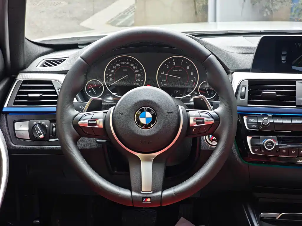 BMW 3 Series — миниатюра 12