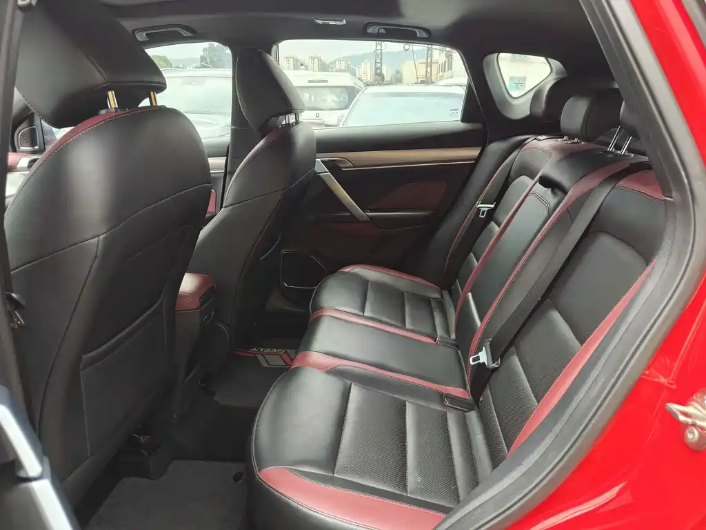 Geely Binyue — миниатюра 5