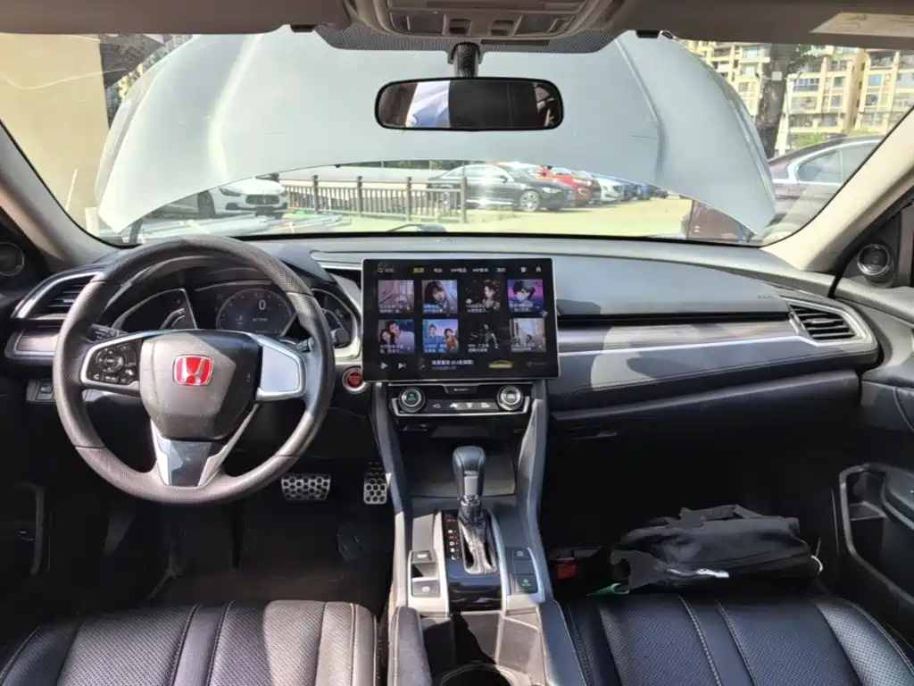 Honda Civic — миниатюра 10