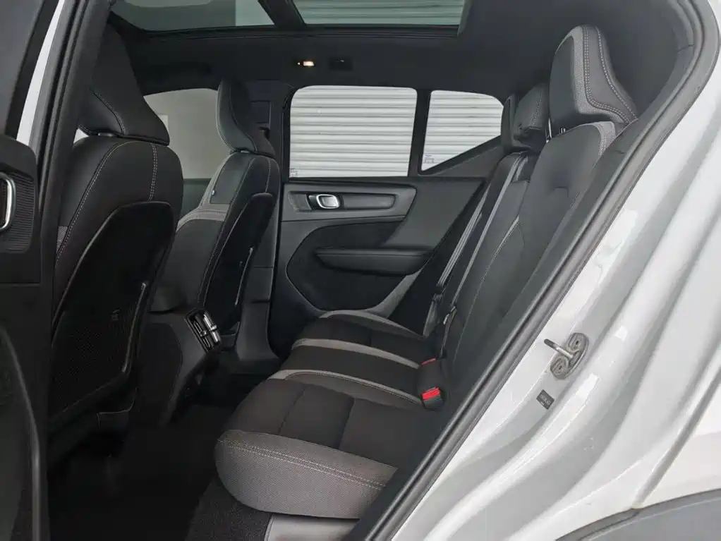 Volvo XC40 — миниатюра 14