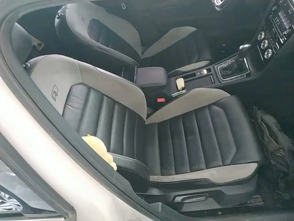 Volkswagen Golf — миниатюра 25