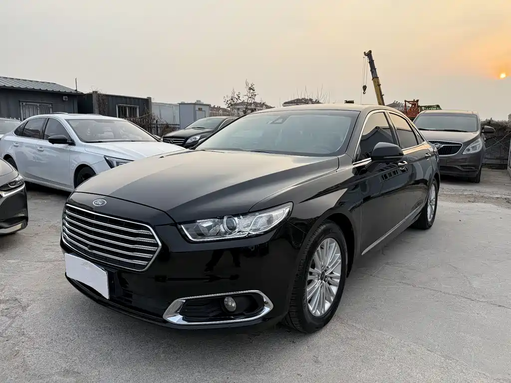 Ford Taurus 2019