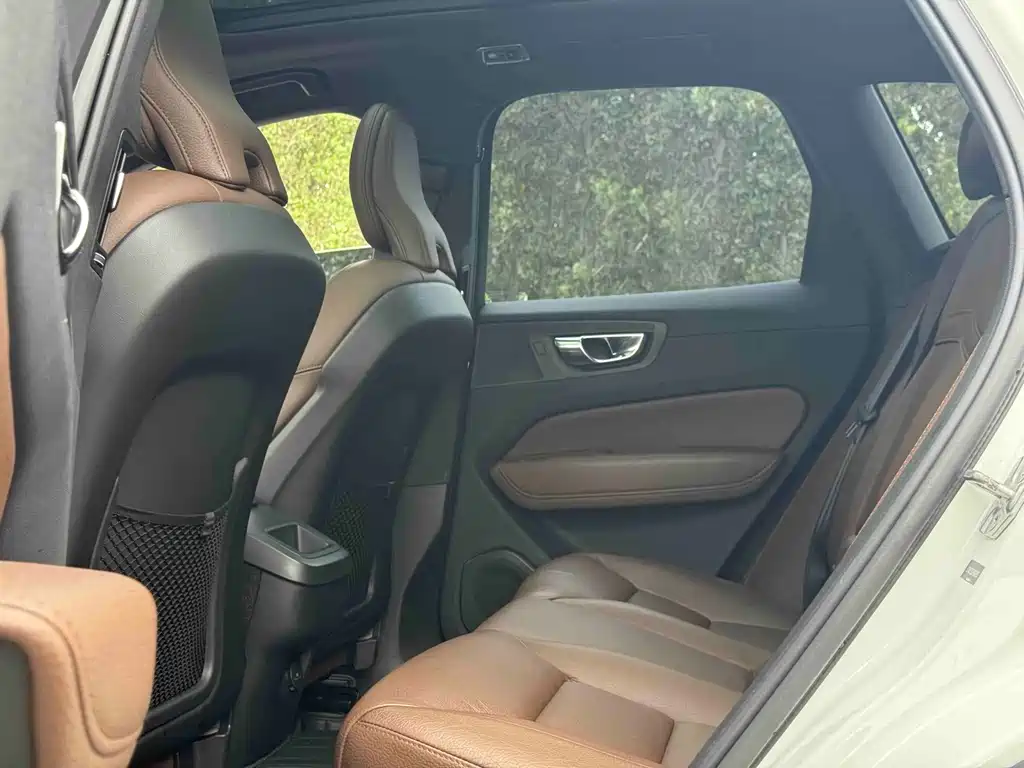 Volvo XC60 — миниатюра 6