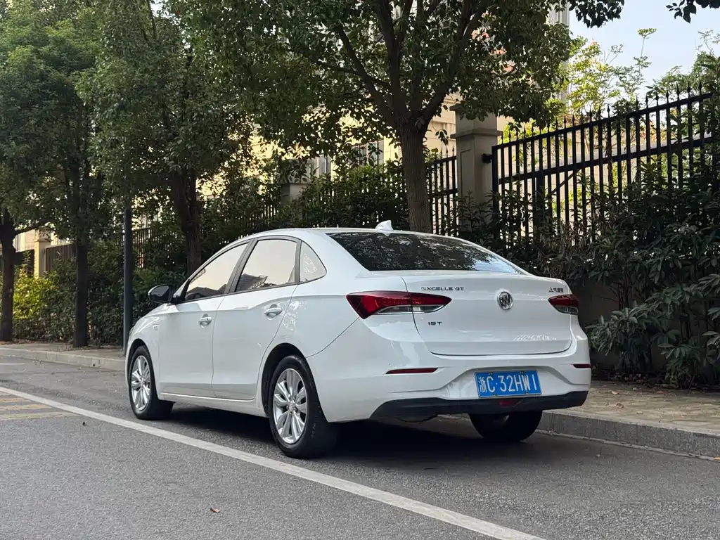 Buick Excelle — миниатюра 7