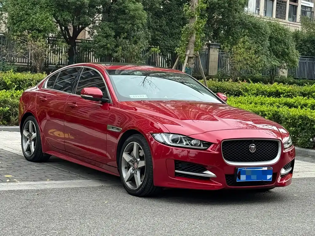 Jaguar XE — миниатюра 3