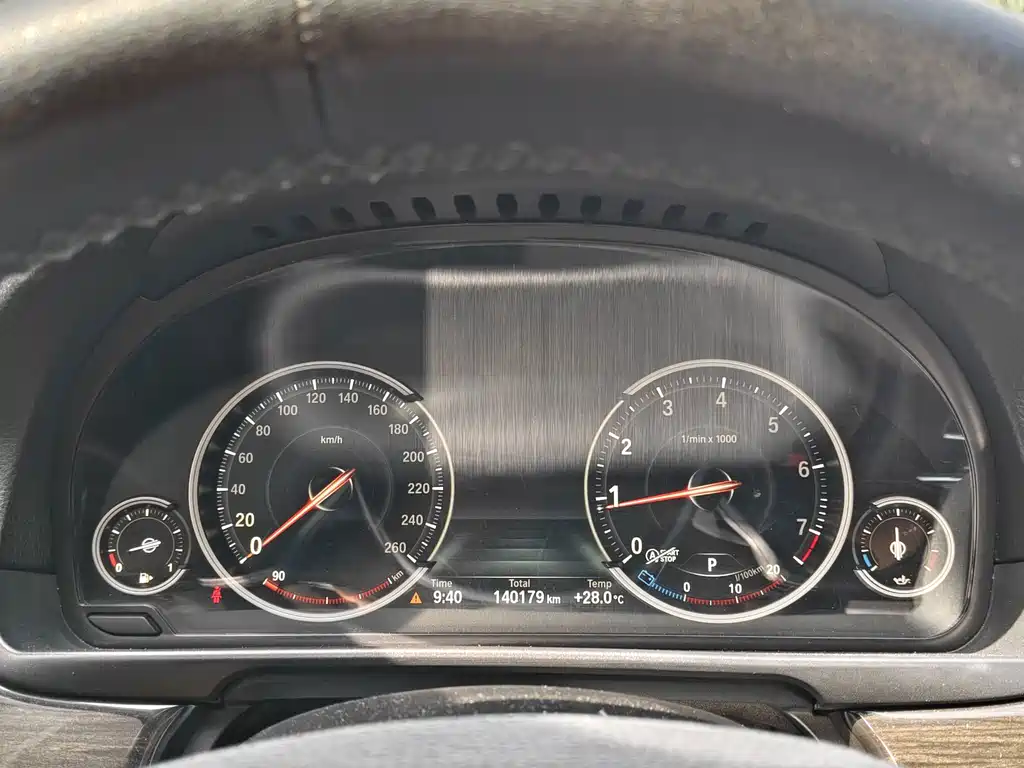 BMW 5 Series — миниатюра 9