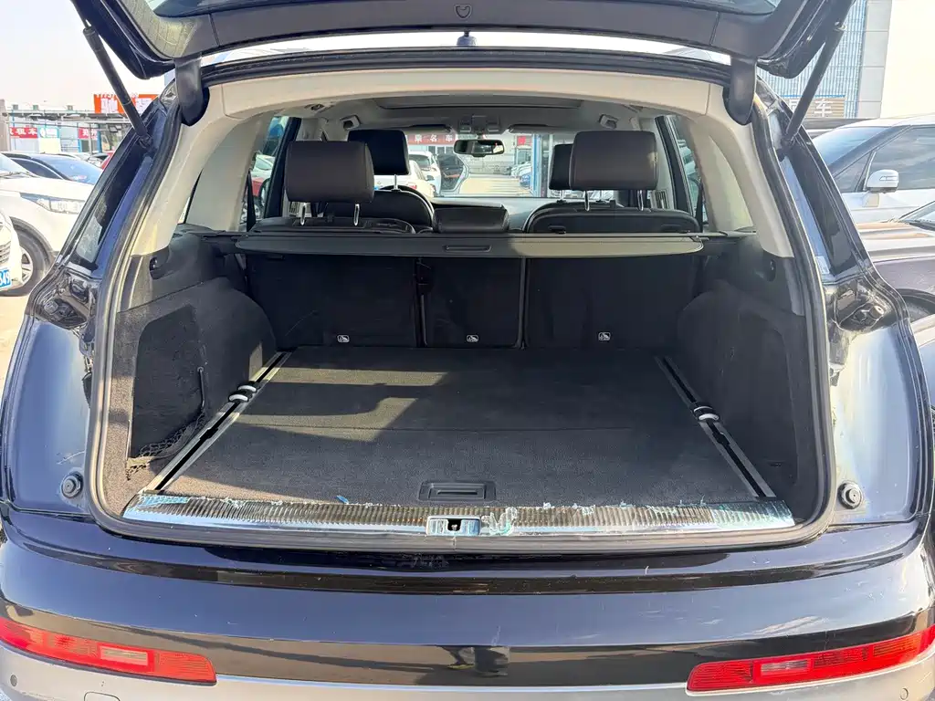 Audi Q7 — миниатюра 13