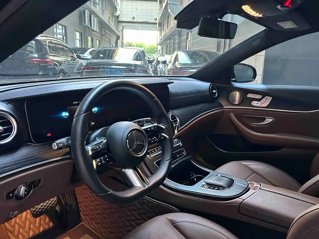 Mercedes-Benz E-Class — миниатюра 15