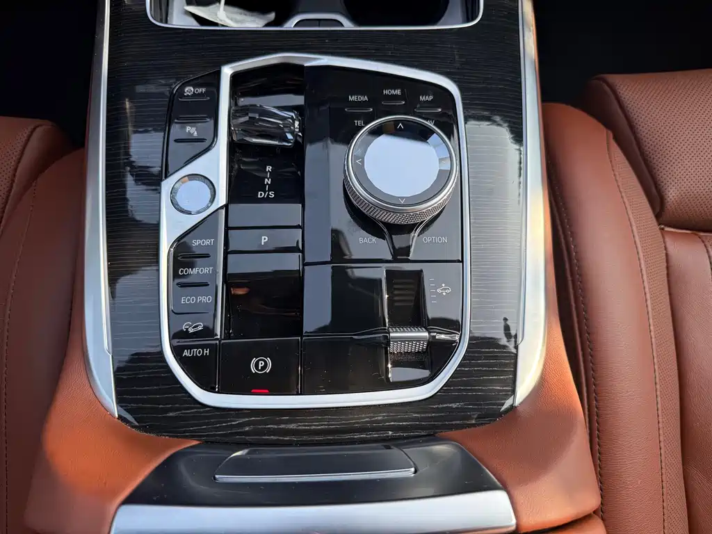 BMW X7 — миниатюра 9