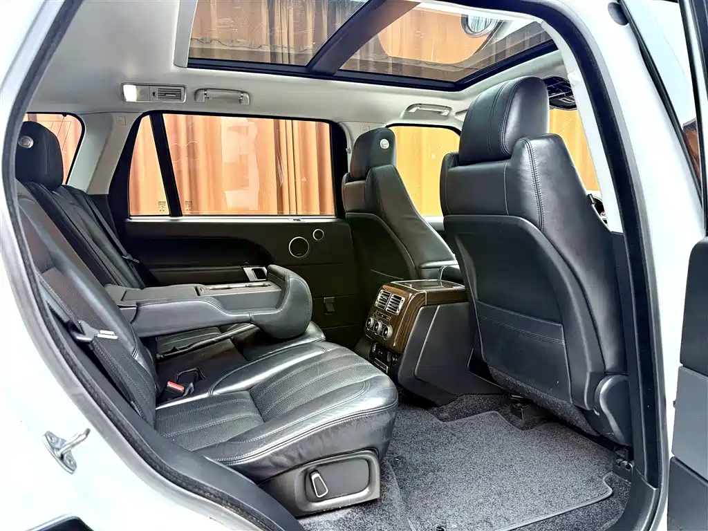 Land Rover Range Rover — миниатюра 8
