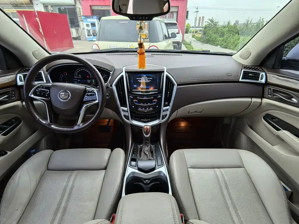 Cadillac SRX — миниатюра 7