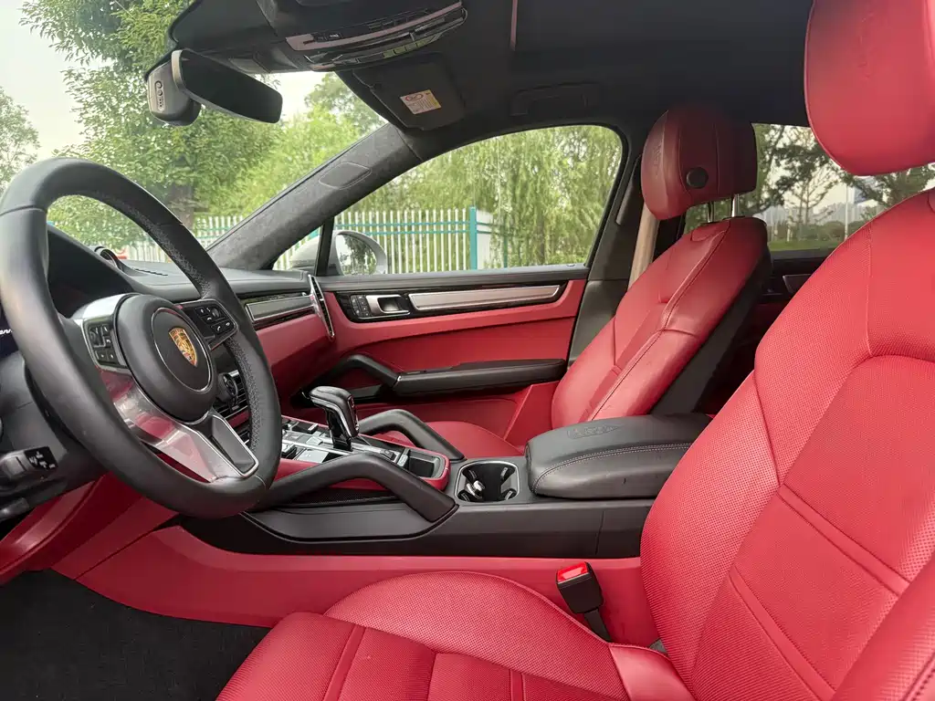 Porsche Cayenne — миниатюра 4