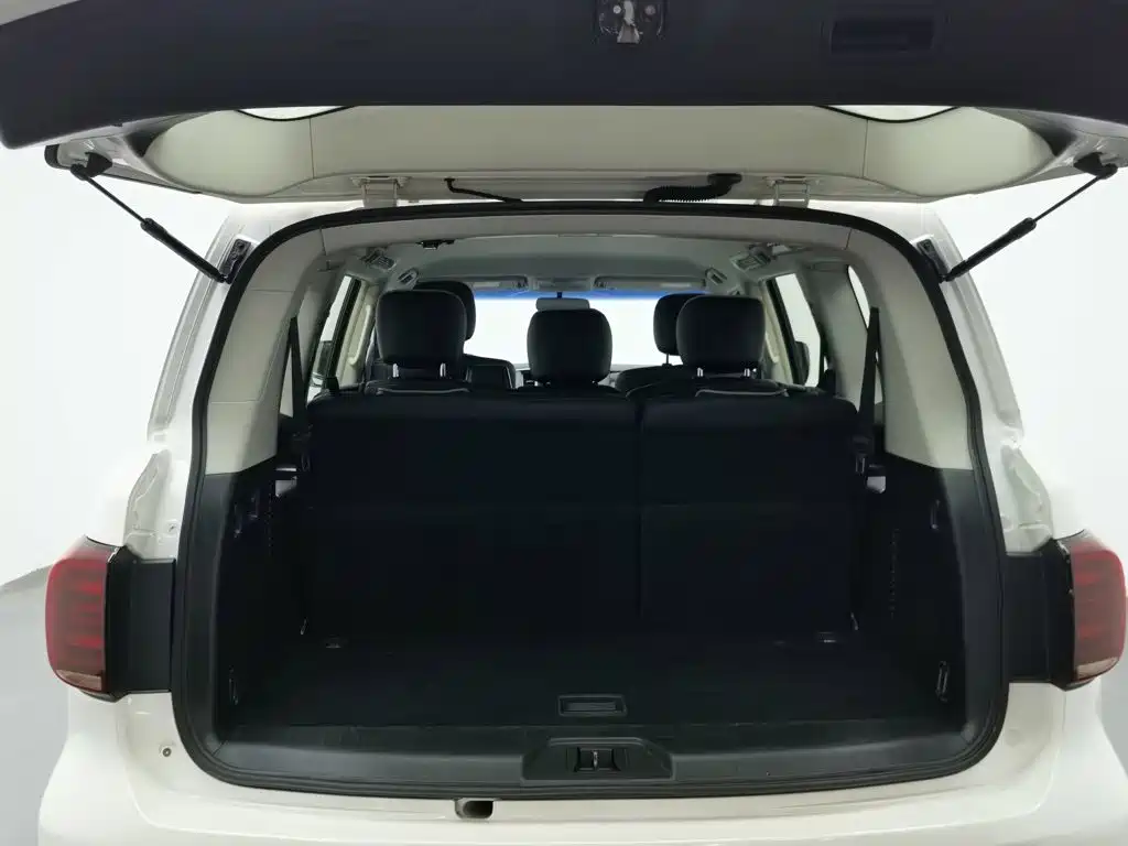 Nissan Patrol — миниатюра 16