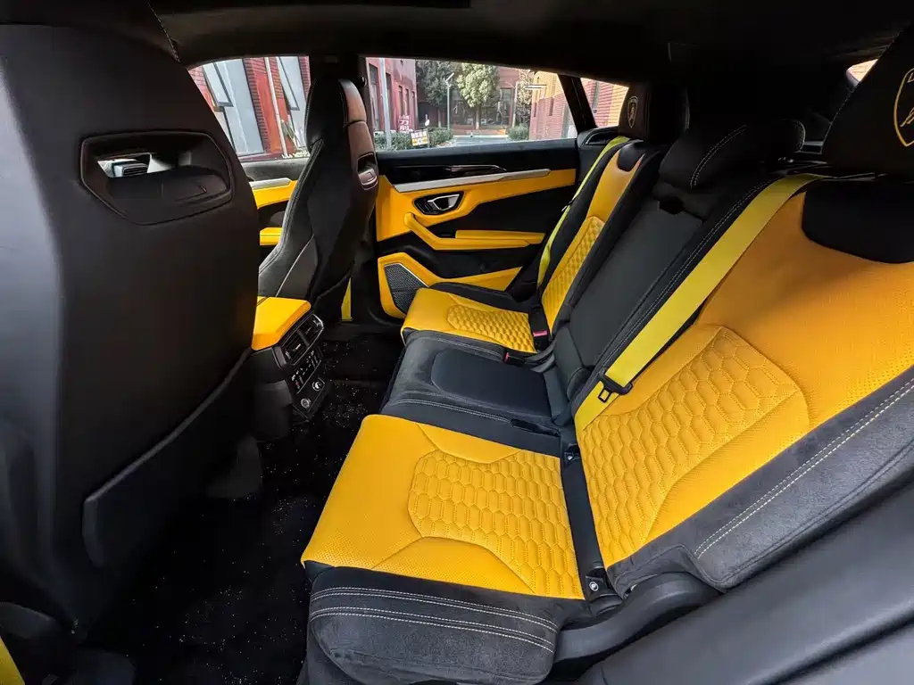 Lamborghini Urus — миниатюра 8