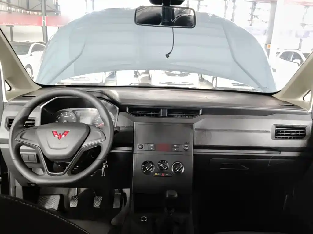 Wuling Hongguang PLUS — миниатюра 10