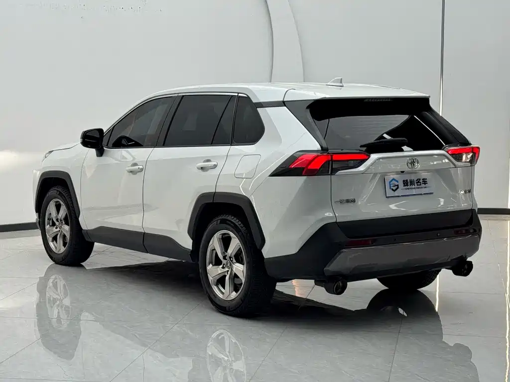 Toyota RAV4 — миниатюра 22