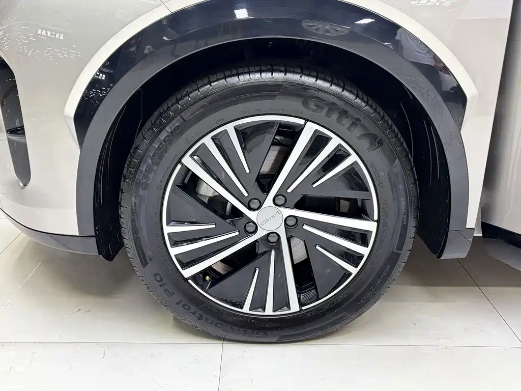 Lynk & Co 08 EM-P — миниатюра 10