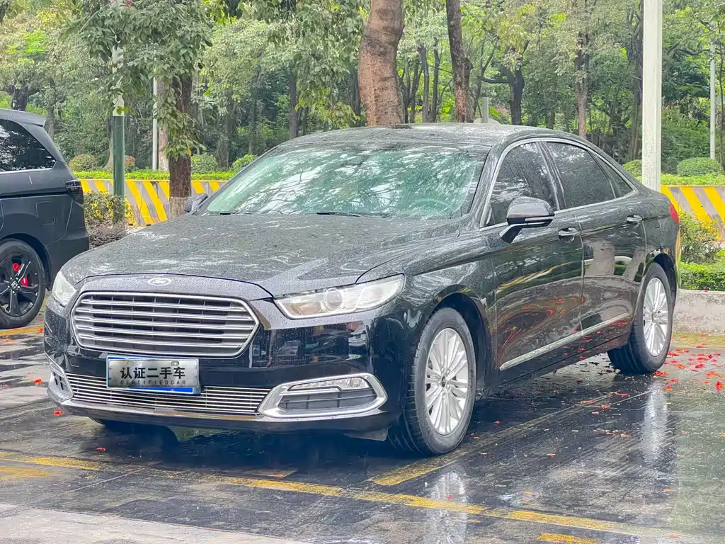 Ford Taurus 2017