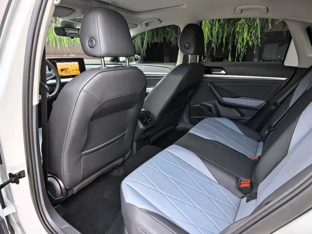 Volkswagen Lavida — миниатюра 8