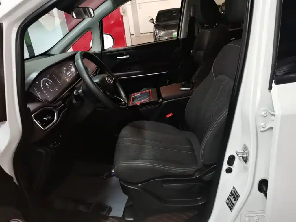 GAC Motor Trumpchi M6 — миниатюра 15
