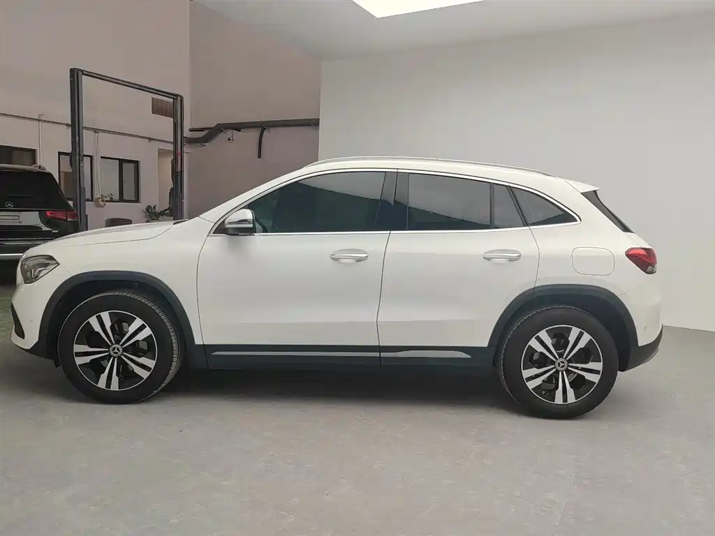 Mercedes-Benz GLA — миниатюра 13