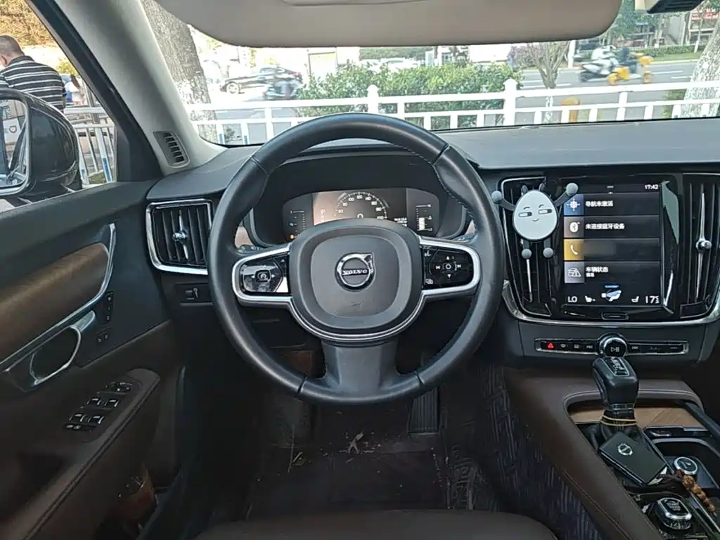 Volvo S90 — миниатюра 11
