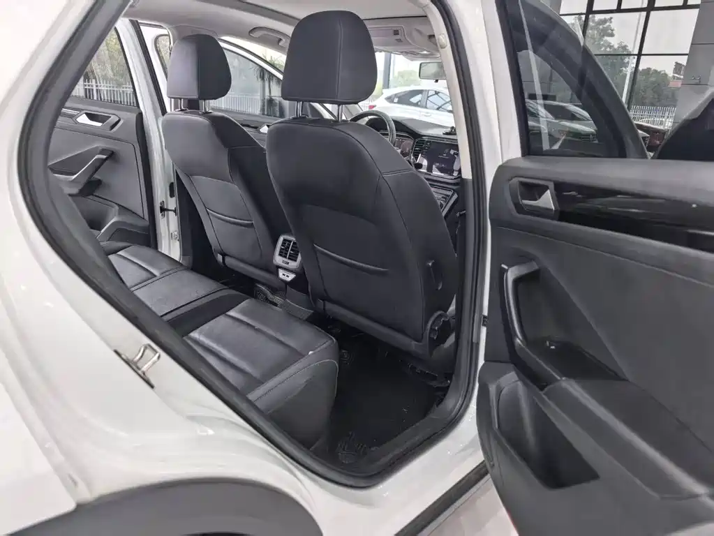 VOLKSWAGEN T ROC EXPLORING SONGS