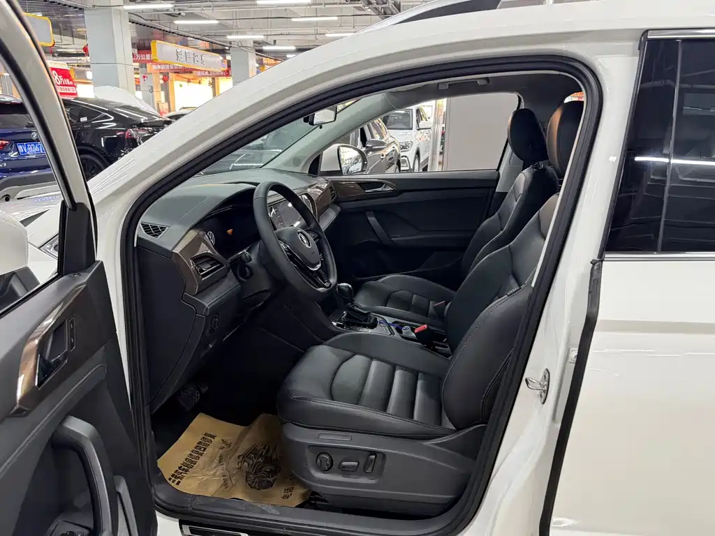 Volkswagen Tharu — миниатюра 10