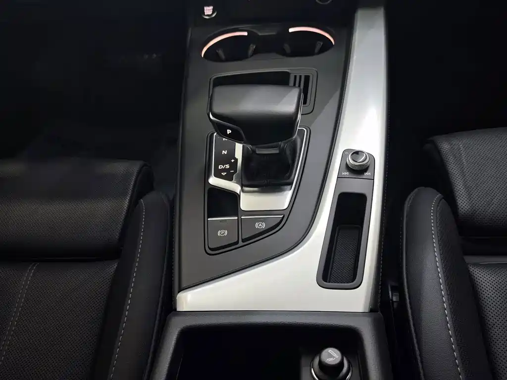 Audi A4L — миниатюра 5