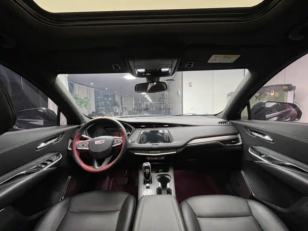 Cadillac XT4 — миниатюра 11